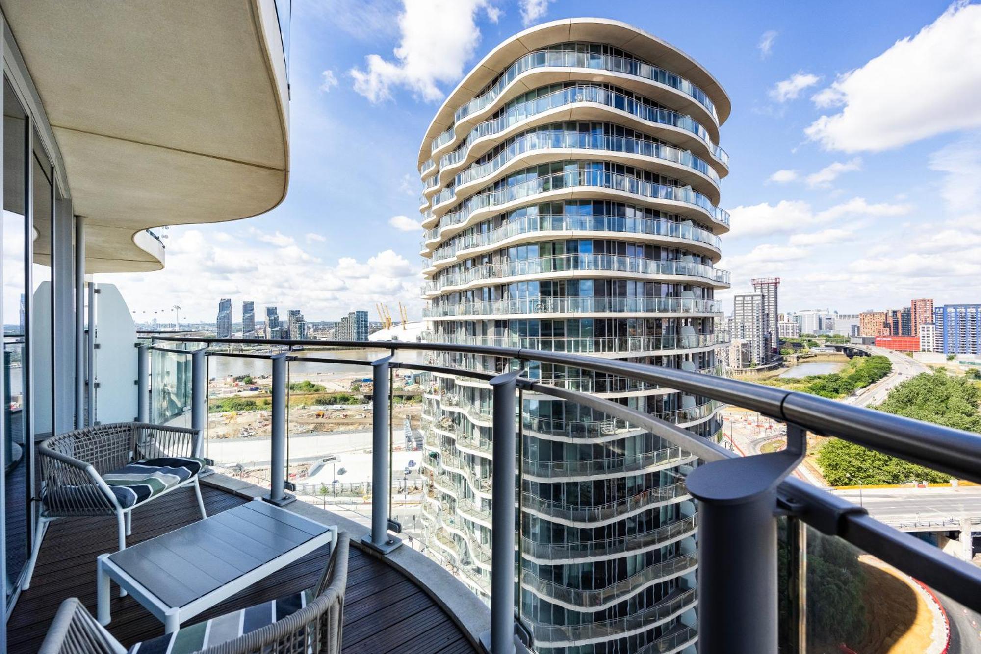 Апартаменты Austin David Executive Excel Лондон Экстерьер фото